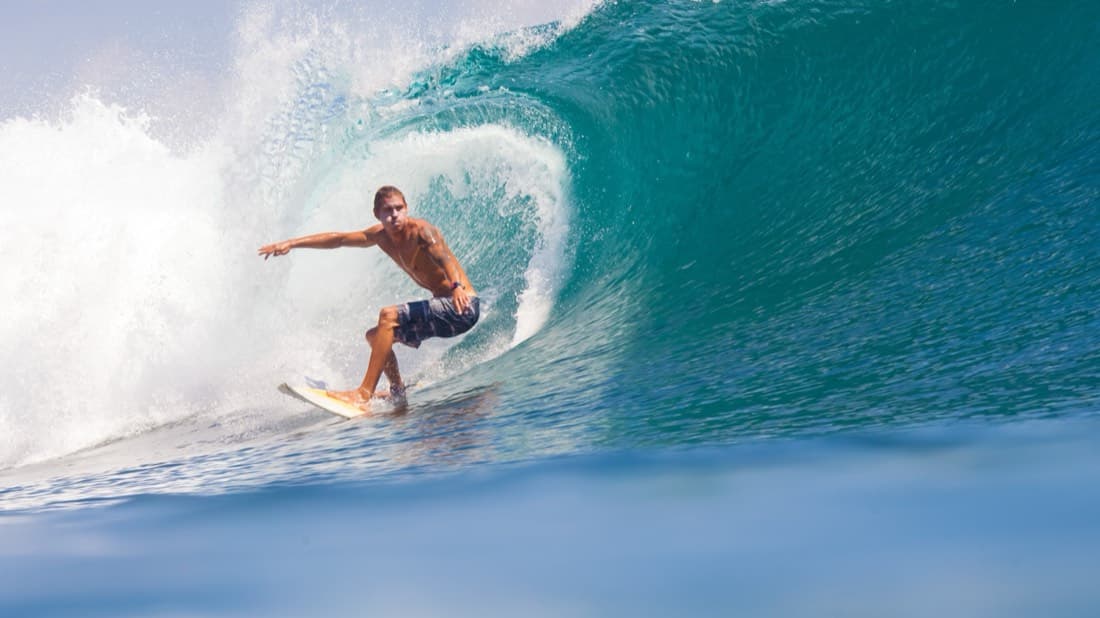 Surf: sport photo (no recognisable faces)